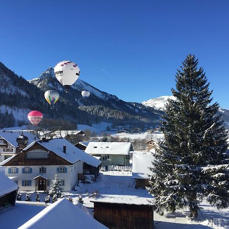 Hotel Goldenes Kreuz Tannheim Buitenkant foto
