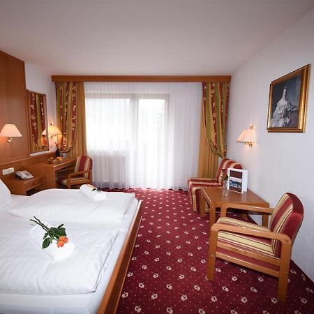 Hotel Goldenes Kreuz Tannheim Buitenkant foto