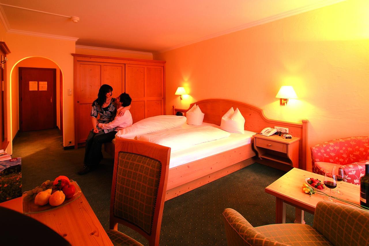Hotel Goldenes Kreuz Tannheim Buitenkant foto