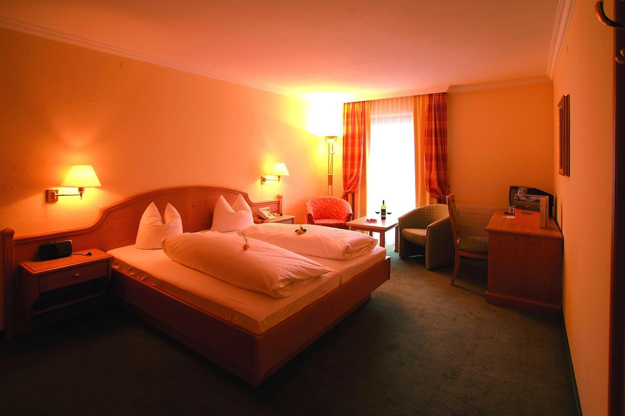 Hotel Goldenes Kreuz Tannheim Buitenkant foto