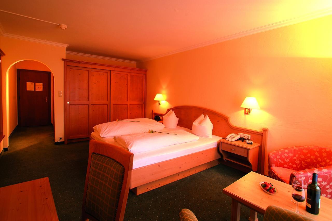 Hotel Goldenes Kreuz Tannheim Buitenkant foto